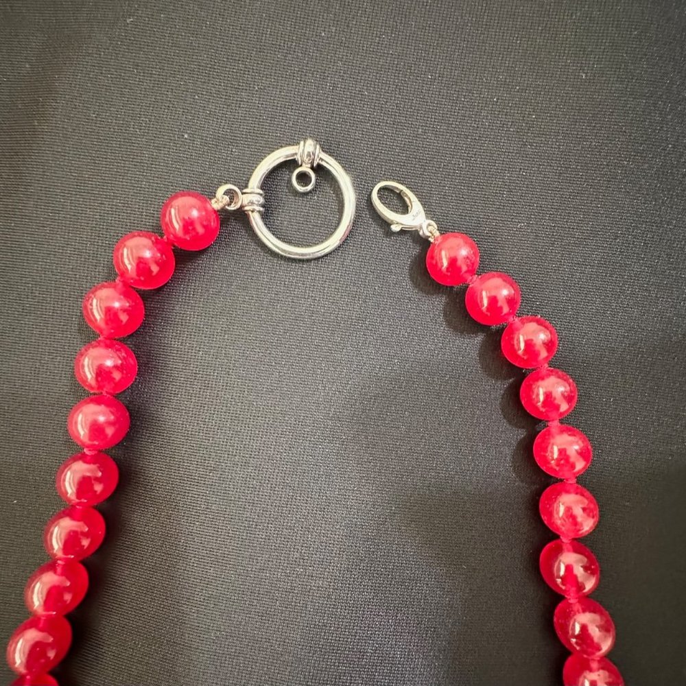 The Loop - Red Chalcedony Bead Necklace - Picture 2 of 4
